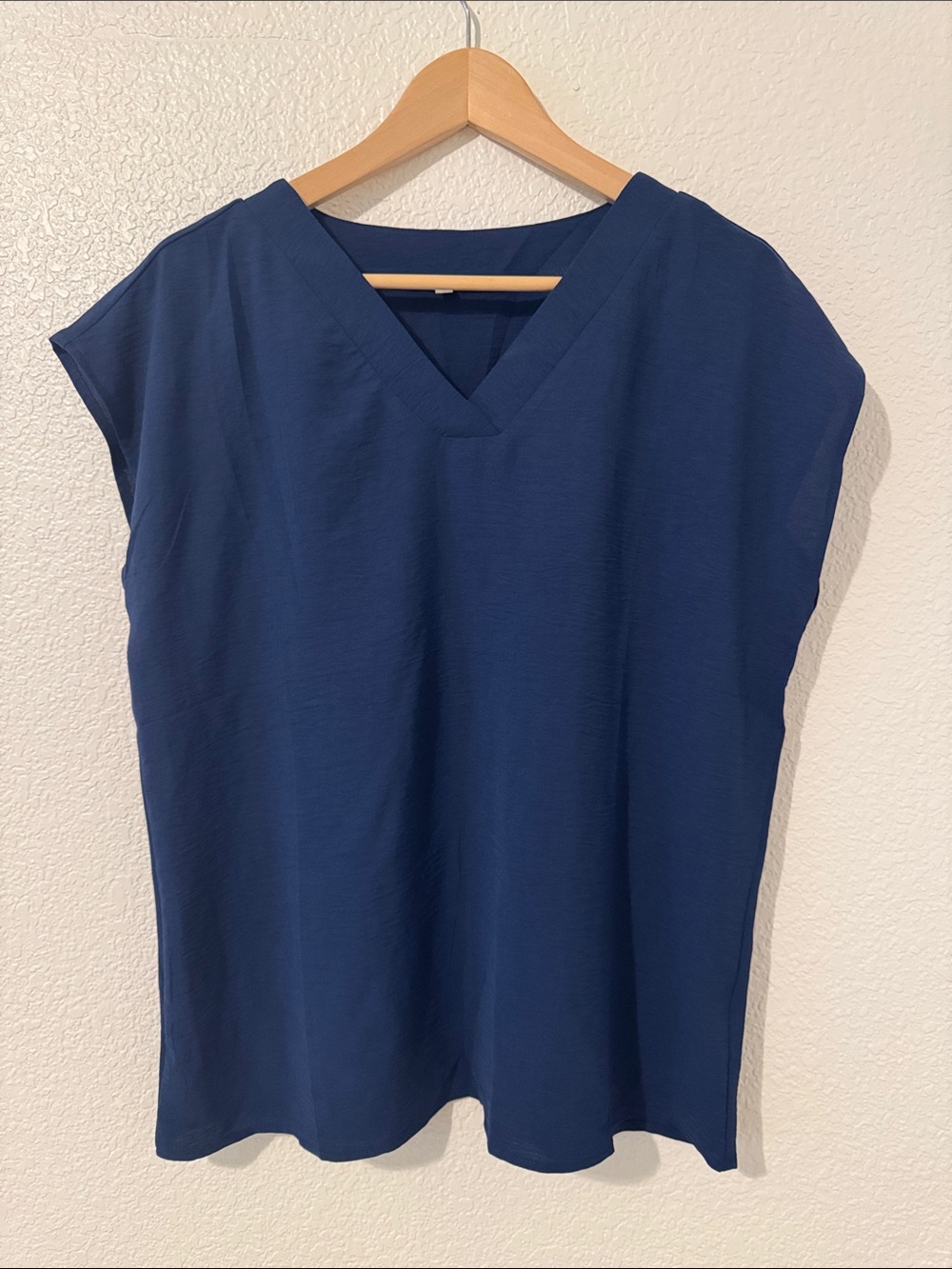 Source Unknown Navy V-Neck Cap Sleeve Tunic Top